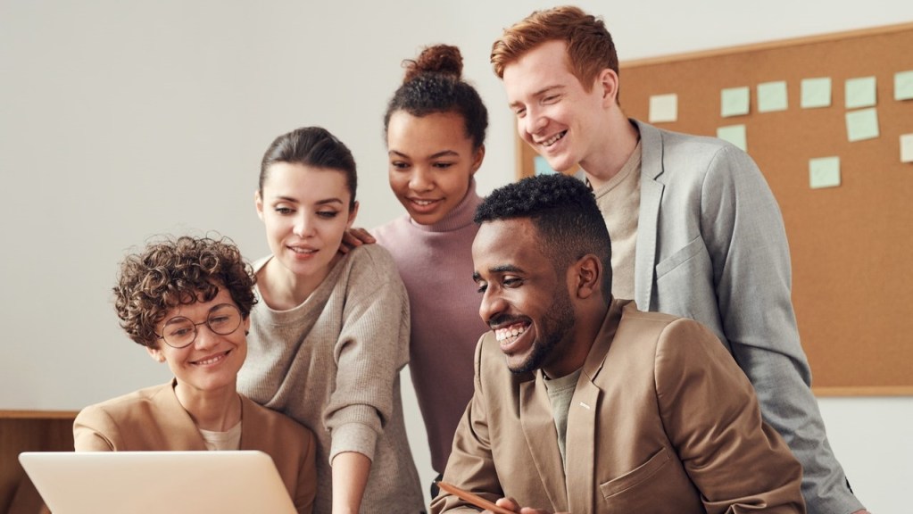 Happy people at work - Soul in the Workplace